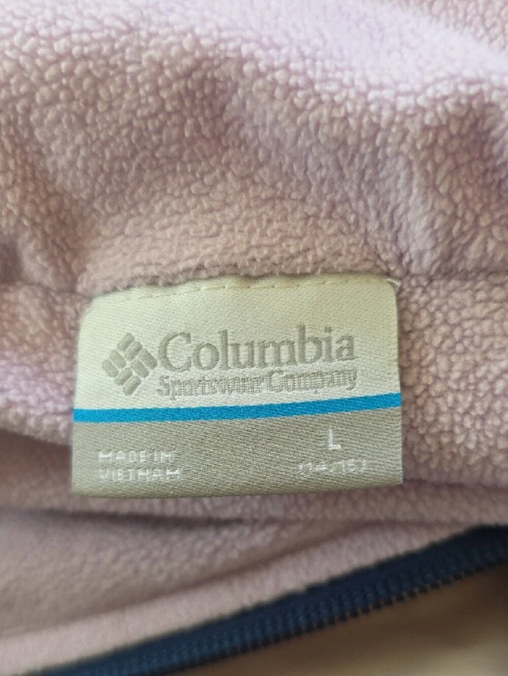 Columbia Lightweight Hooded Jacket in Pink and Navy